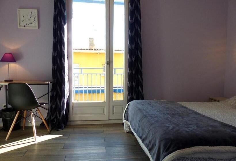 غرفة قياسية مطلّة علي البحر, Le Chalet