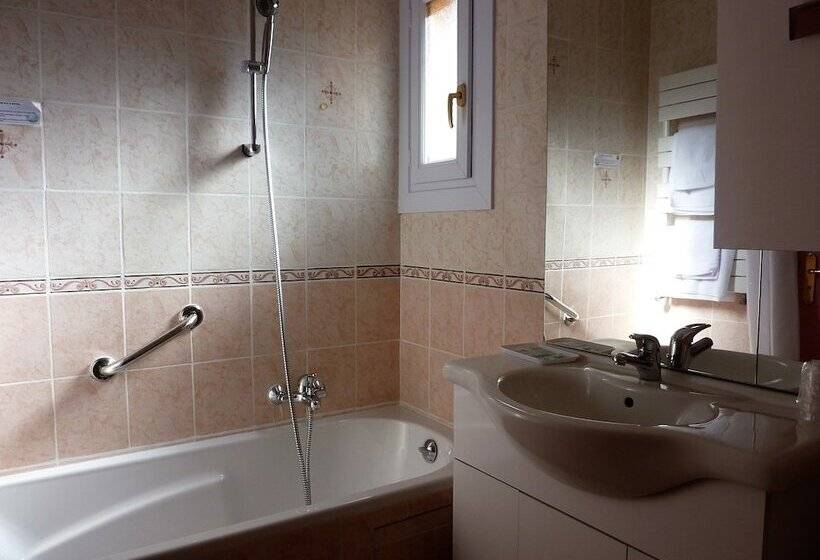 غرفة قياسية مطلّة علي البحر, Les Belles Terrasses