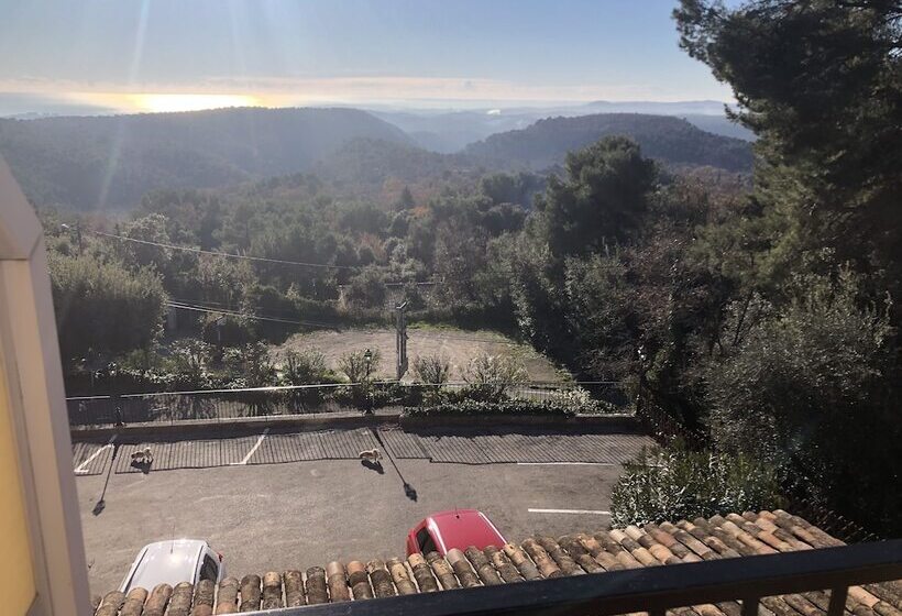 غرفة قياسية مطلّة علي البحر, Les Belles Terrasses