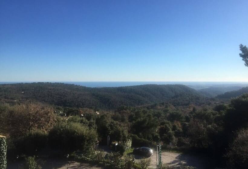 غرفة قياسية مطلّة علي البحر, Les Belles Terrasses