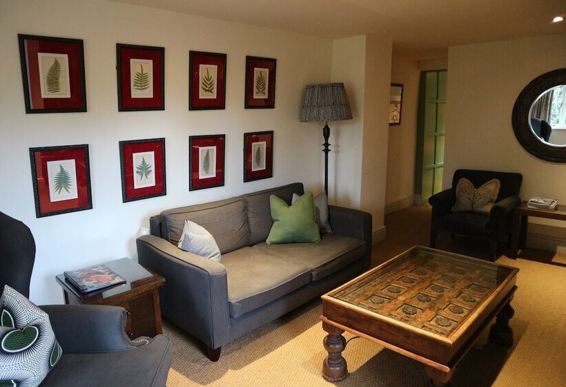 1间卧室的房子, The Manor House