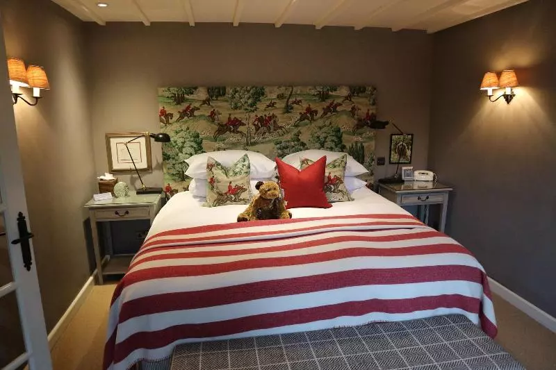 ジュニアスイート, The Manor House