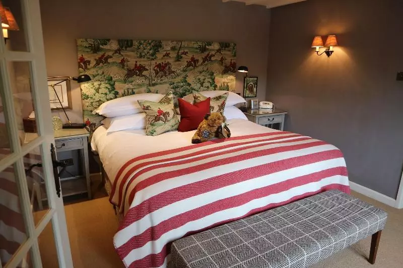 ジュニアスイート, The Manor House