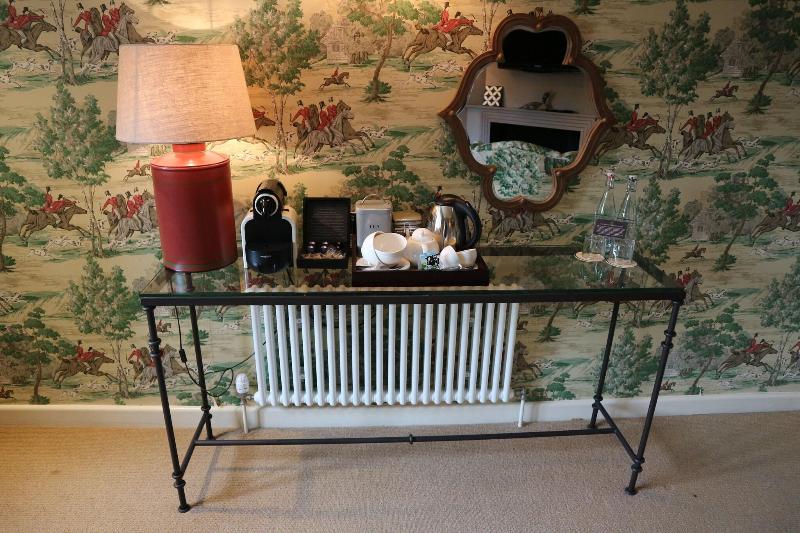 小型套房, The Manor House