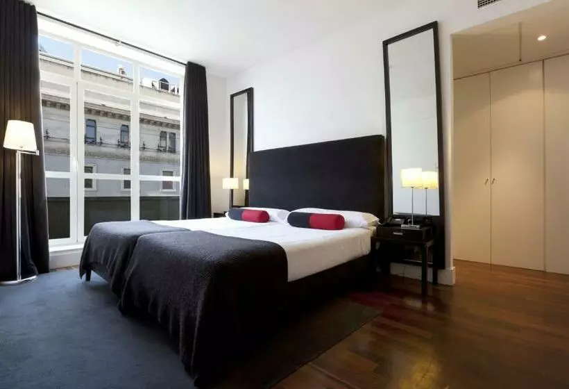 اتاق استاندارد سه نفره, Quatro Puerta Del Sol