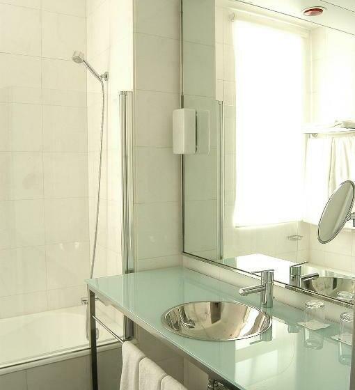 اتاق استاندارد سه نفره, Quatro Puerta Del Sol