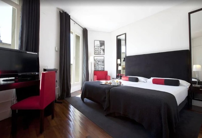 اتاق استاندارد سه نفره, Quatro Puerta Del Sol