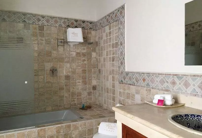 سوییت جونیور, Quinta Luna