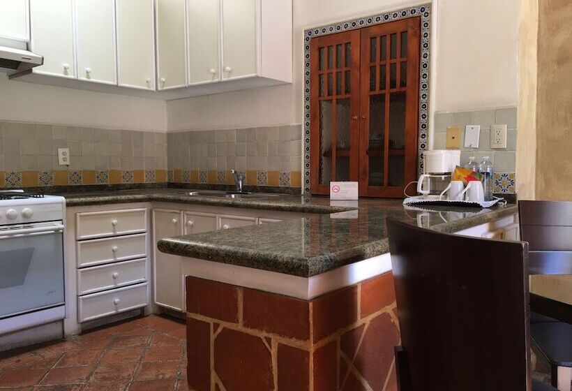 جناح جونيور, Quinta Luna