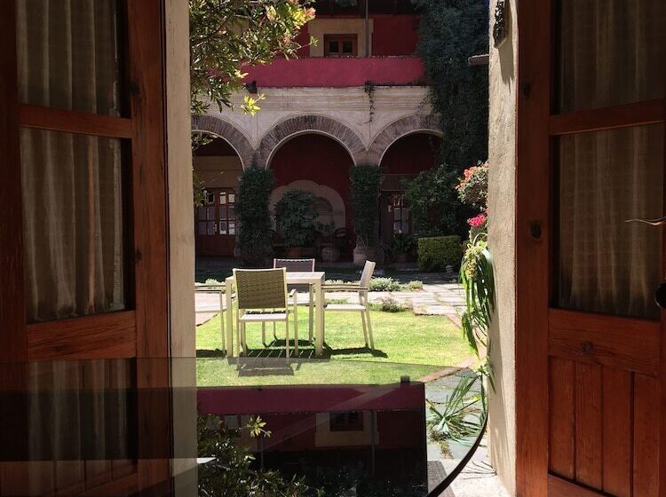 جناح جونيور, Quinta Luna