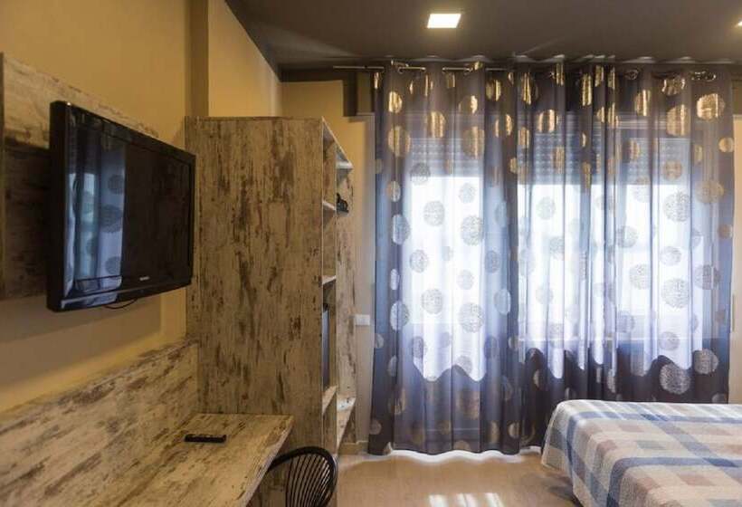 スタンダードトリプルルーム, Royal