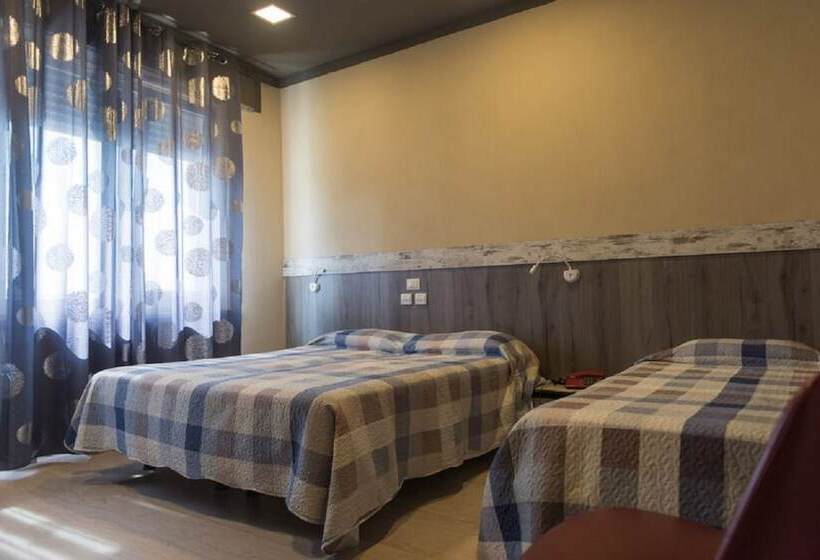 スタンダードトリプルルーム, Royal