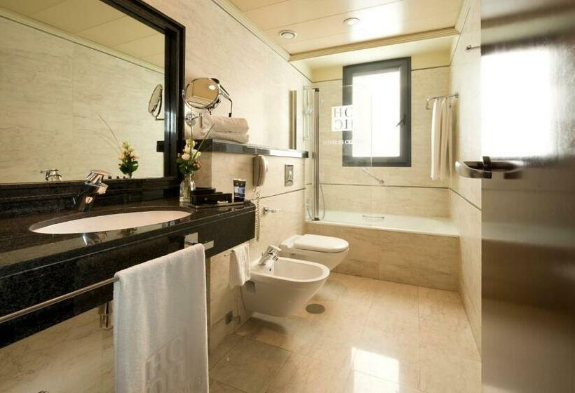 标准间, Sevilla Center