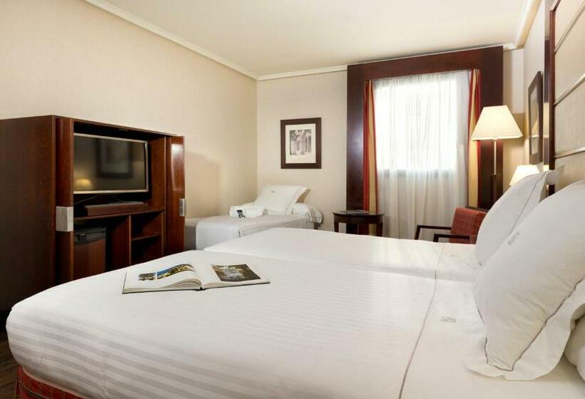 标准间, Sevilla Center