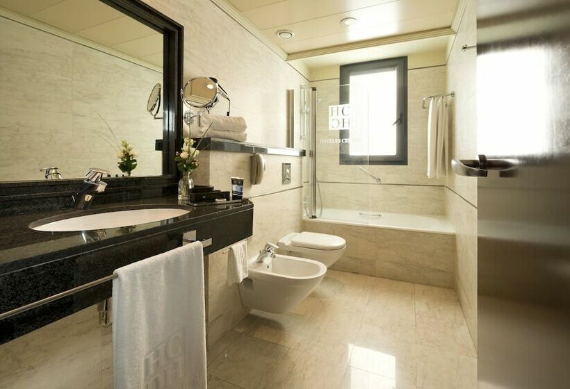 标准间, Sevilla Center