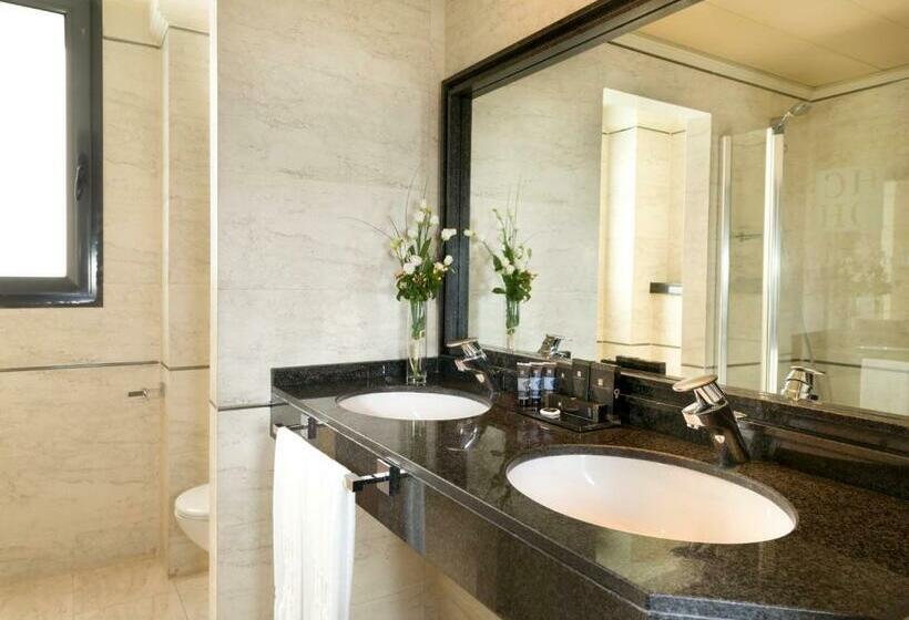 小型套房, Sevilla Center