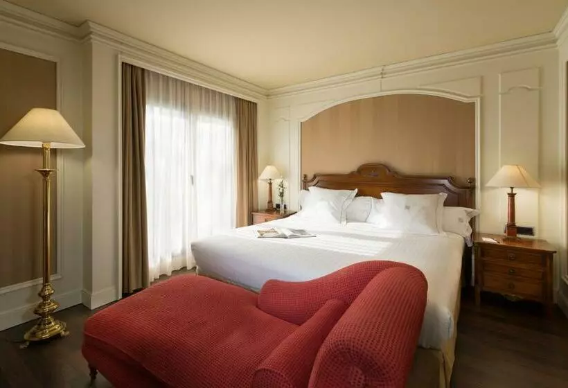 Deluxe Junior Suite