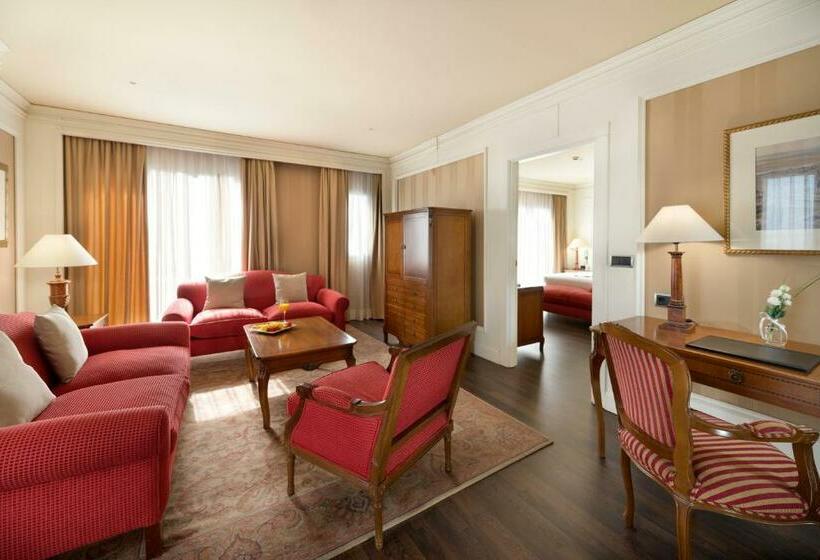 小型豪华套房, Sevilla Center