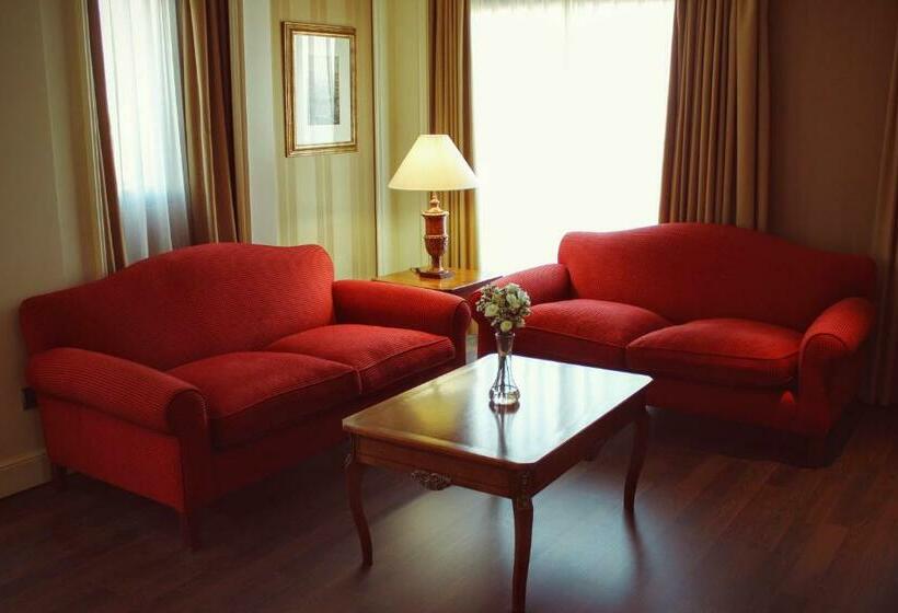 小型豪华套房, Sevilla Center