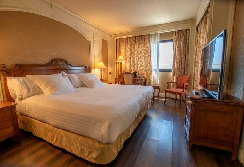 豪华房间, Sevilla Center