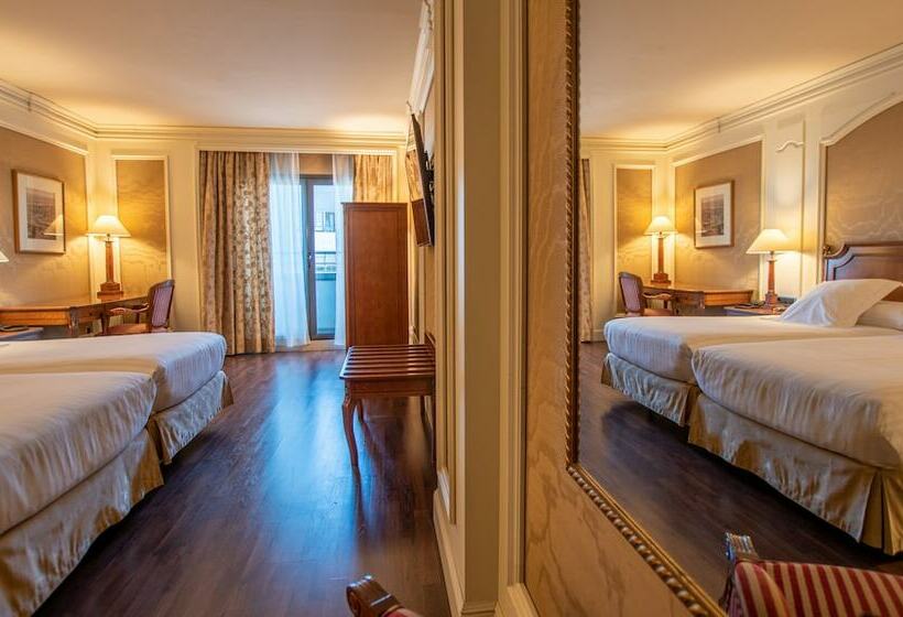 豪华房间, Sevilla Center