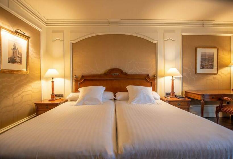 豪华房间, Sevilla Center