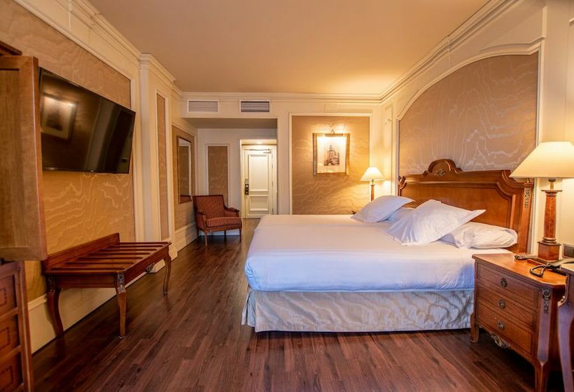 豪华房间, Sevilla Center