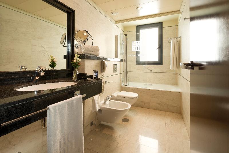 标准间, Sevilla Center