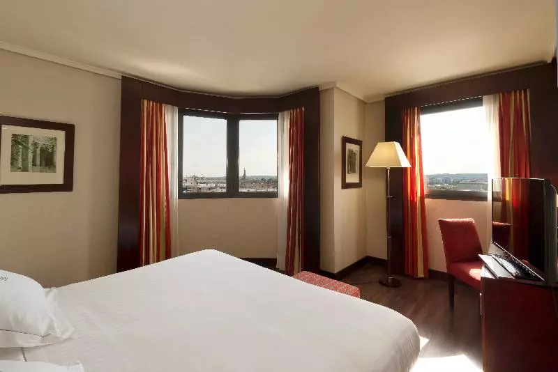 ジュニアスイート, Sevilla Center