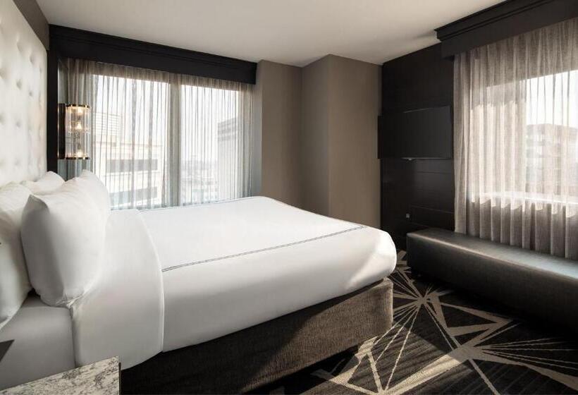 스위트 킹사이즈 침대, The Clancy Autograph Collection