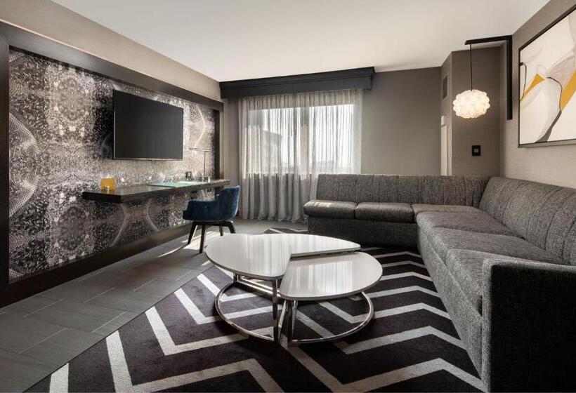 스위트 킹사이즈 침대, The Clancy Autograph Collection