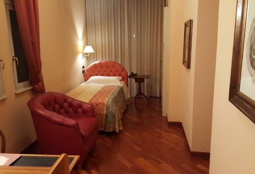 اتاق استاندارد یک نفره, Villa Traiano