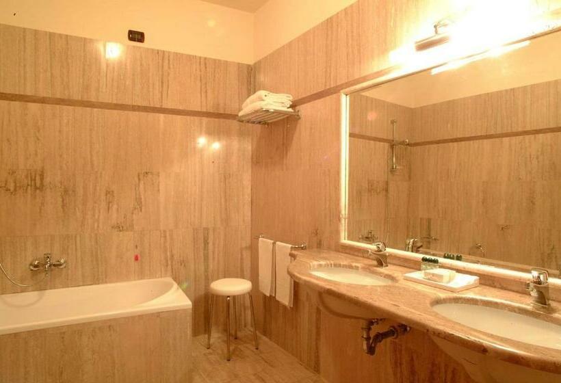 اتاق استاندارد یک نفره, Villa Traiano