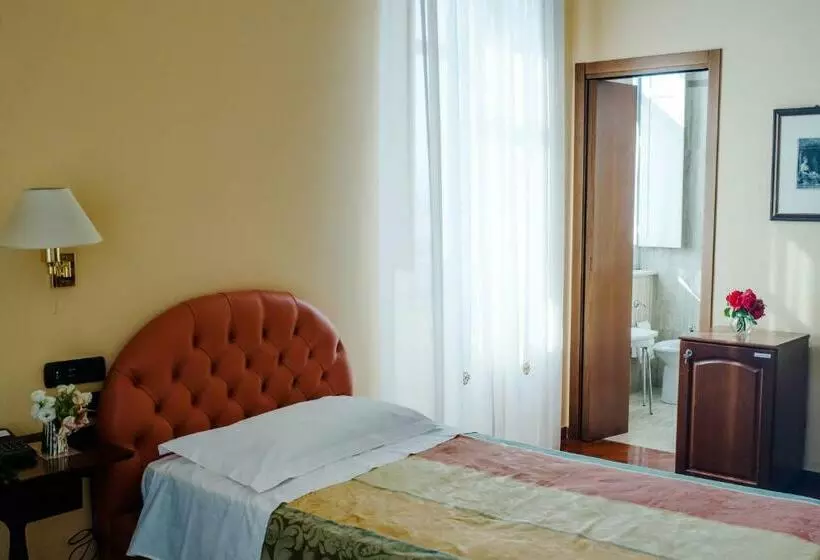 اتاق استاندارد یک نفره, Villa Traiano