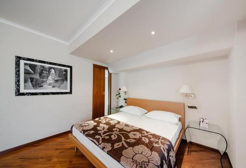 اتاق پرمیوم, Villa Traiano