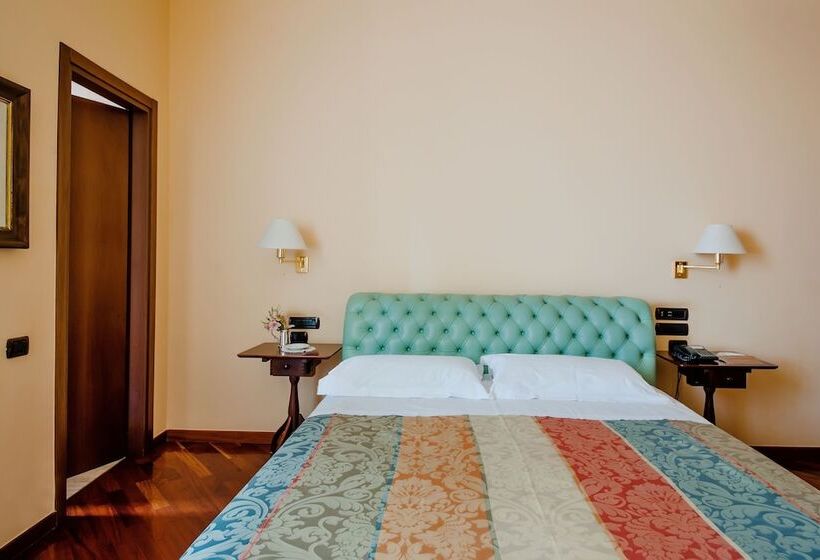 اتاق کلاسیک, Villa Traiano