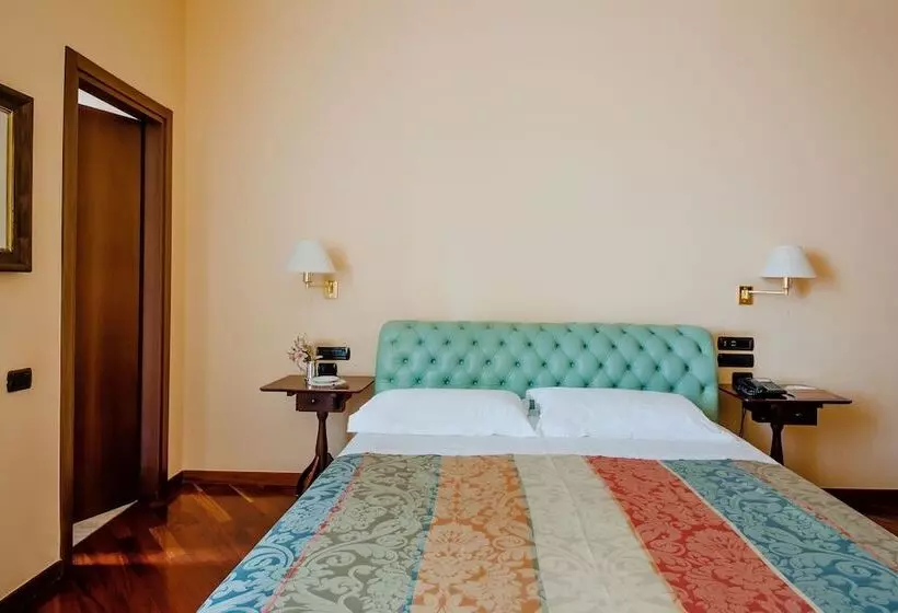 اتاق کلاسیک, Villa Traiano