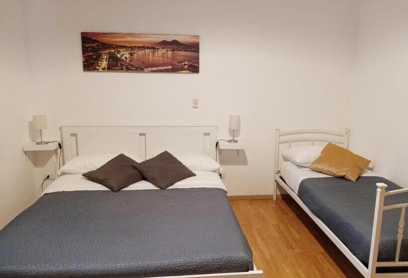 اتاق استاندارد سه نفره, I Love Naples B&b