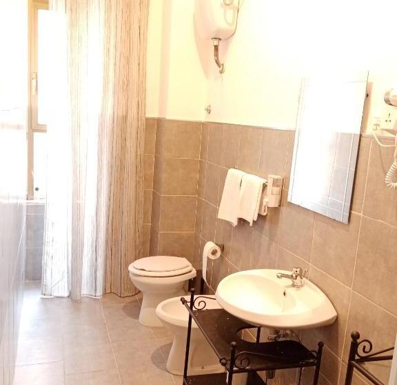 اتاق استاندارد چهار تخته, I Love Naples B&b