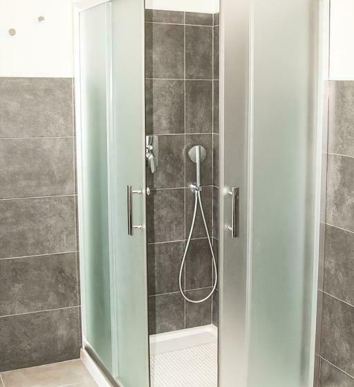 اتاق لوکس سه تخته, Il Maestrale B&b