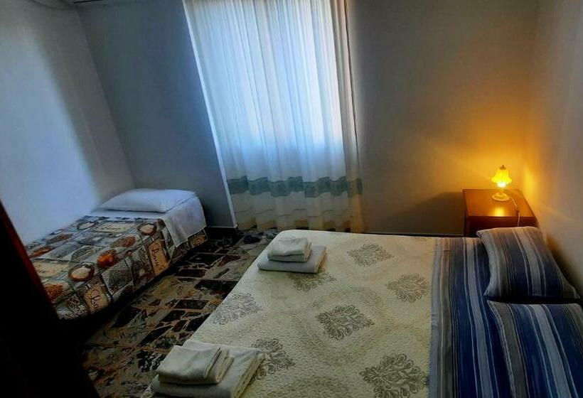 スタンダードルーム, Janas