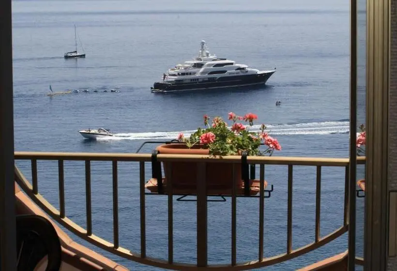 اتاق استاندارد با بالکن و چشم‌انداز دریا, Camere Santa Margherita