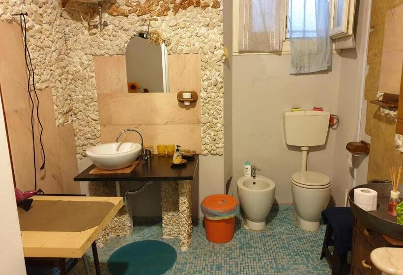 اتاق استاندارد سه نفره, La Casa Di Daniele