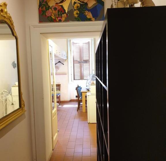 اتاق استاندارد سه نفره, La Casa Di Daniele