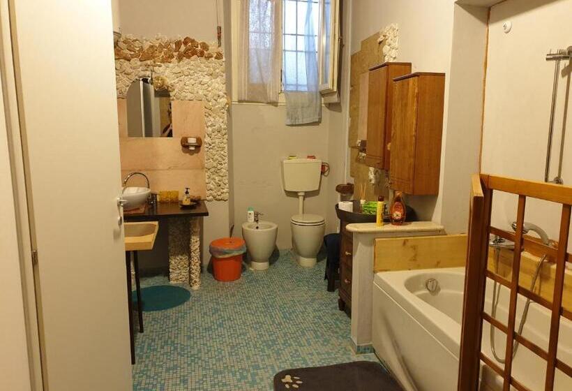 اتاق استاندارد سه نفره, La Casa Di Daniele