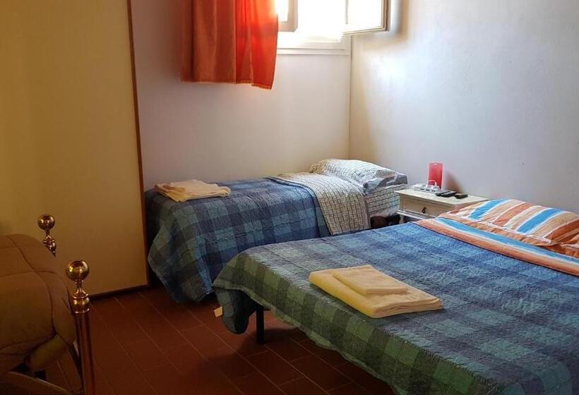 اتاق استاندارد چهار تخته, La Casa Di Daniele