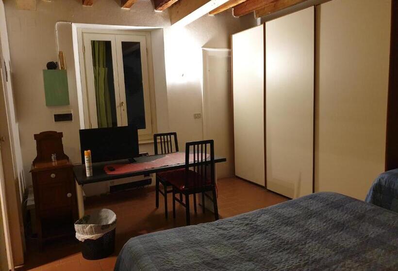 اتاق استاندارد چهار تخته, La Casa Di Daniele