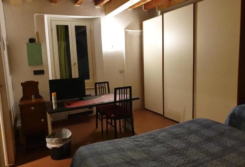 اتاق استاندارد چهار تخته, La Casa Di Daniele
