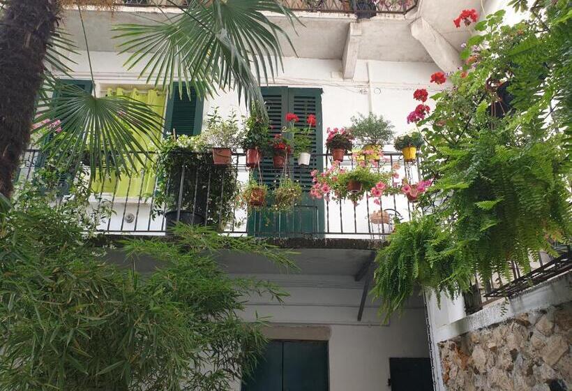 اتاق استاندارد چهار تخته, La Casa Di Daniele