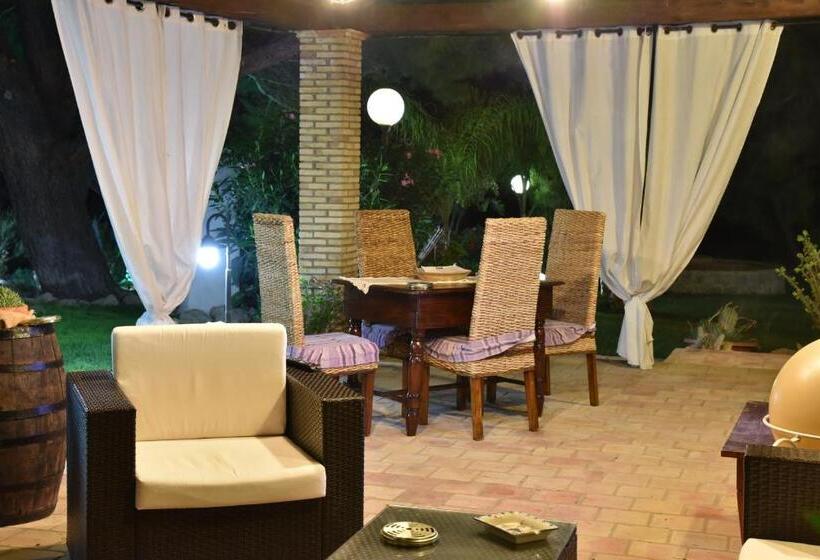 ガーデンビューのデラックストリプルルーム, Bifarville Bed And Breakfast